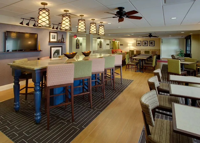 Pittsburgh Airport Inn And Suites