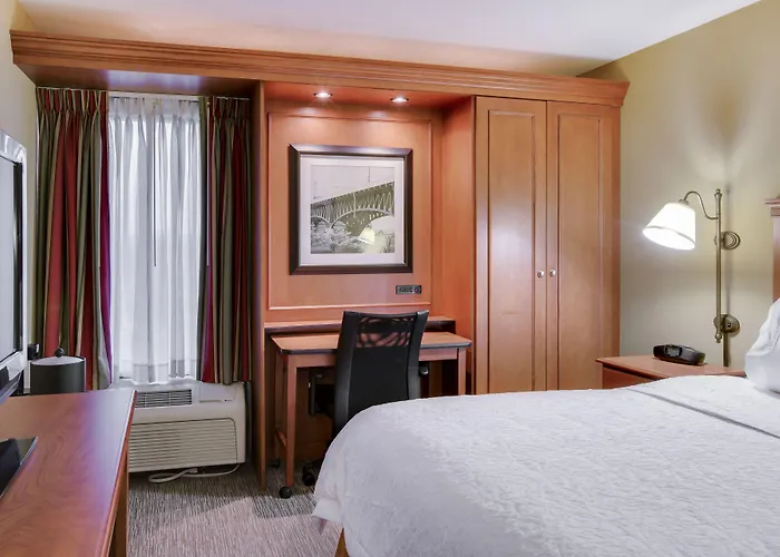 Pittsburgh Airport Inn And Suites