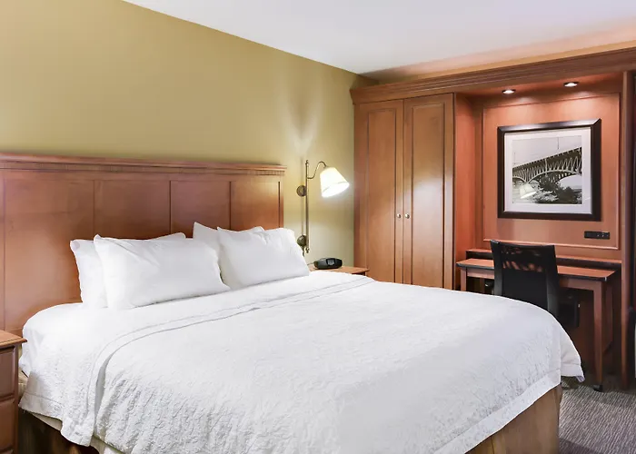 Pittsburgh Airport Inn And Suites