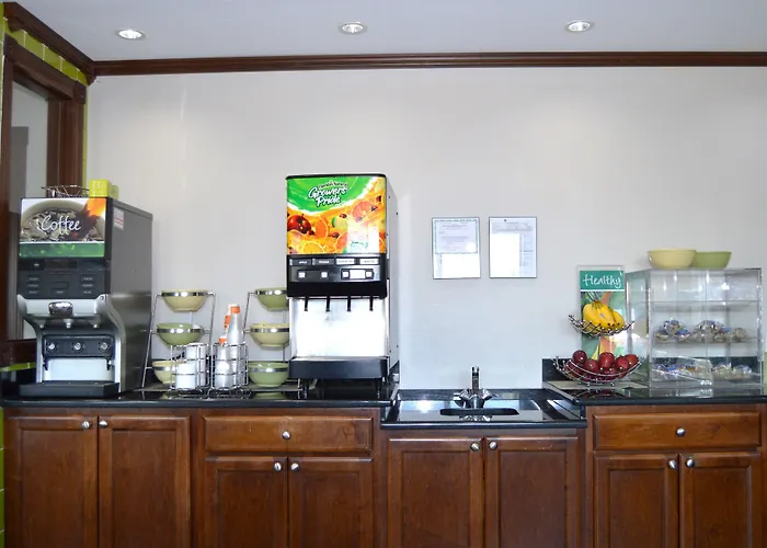 Quality Inn Coralville - Iowa River Landing