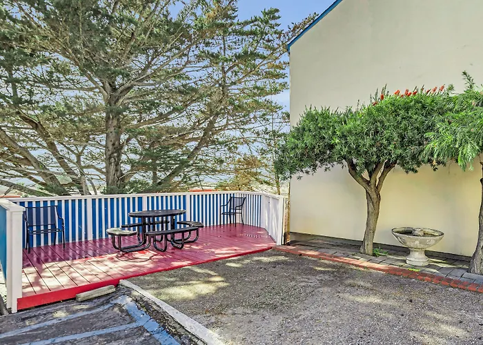 Bay Breeze Inn