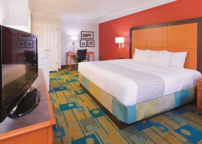 Baymont By Wyndham Lubbock - Downtown Civic Center