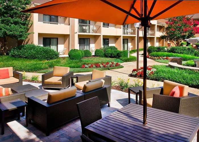 Courtyard By Marriott New Carrollton Landover