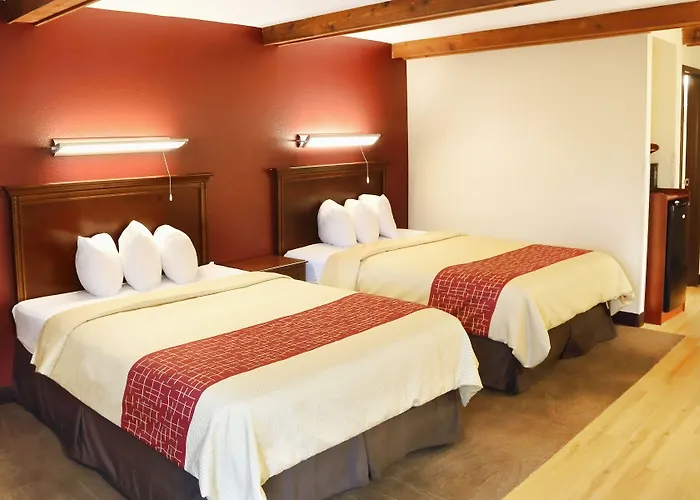 Town House Hotel - Grand Forks