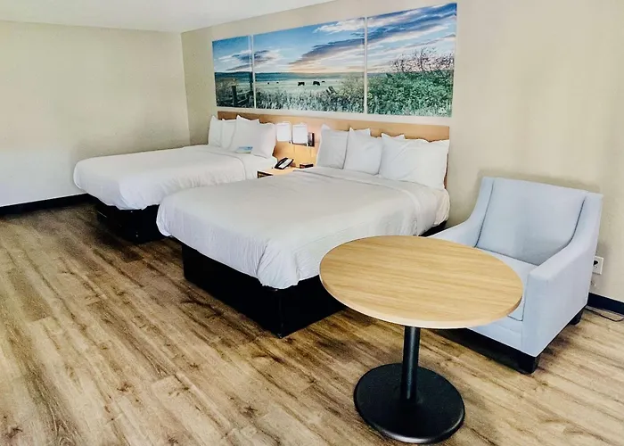 Days Inn By Wyndham Burleson Ft. Worth