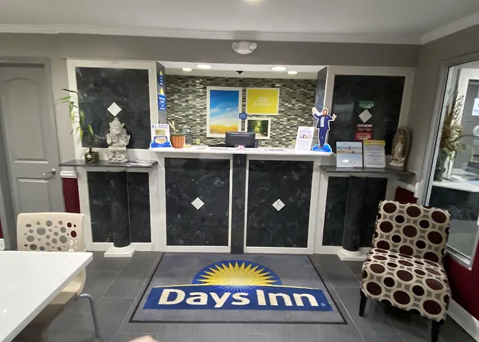 Days Inn By Wyndham Forest