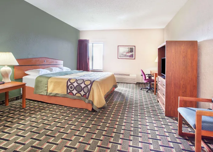 Super 8 By Wyndham Atchison
