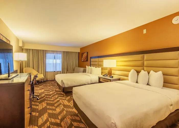 Doubletree By Hilton Lawrence