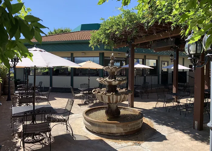 Red Lion Hotel Rogue Regency Medford Airport