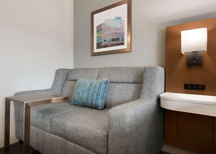 Hampton Inn Appleton-Fox River Mall Area