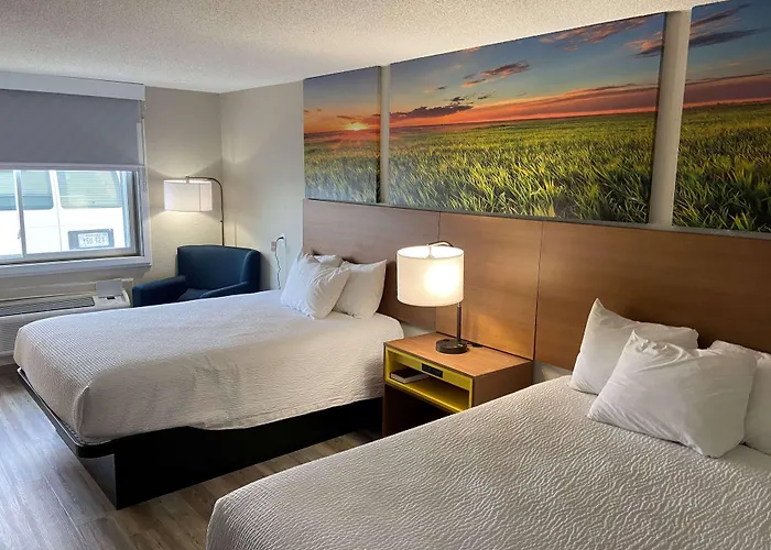 Days Inn By Wyndham Ankeny - Des Moines