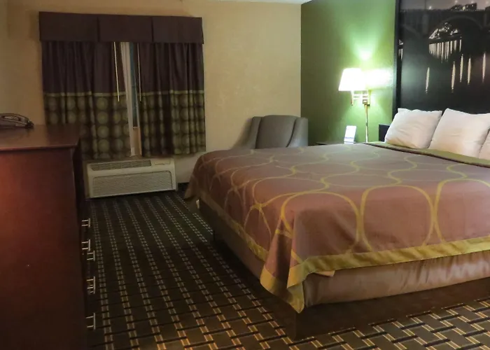 Super 8 By Wyndham Grand Prairie North