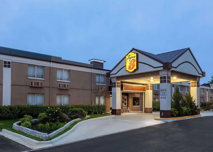 Super 8 By Wyndham Grand Prairie North