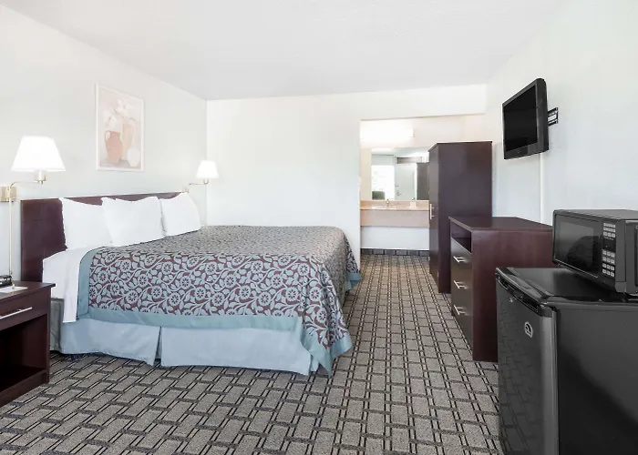 Days Inn By Wyndham St Clairsville
