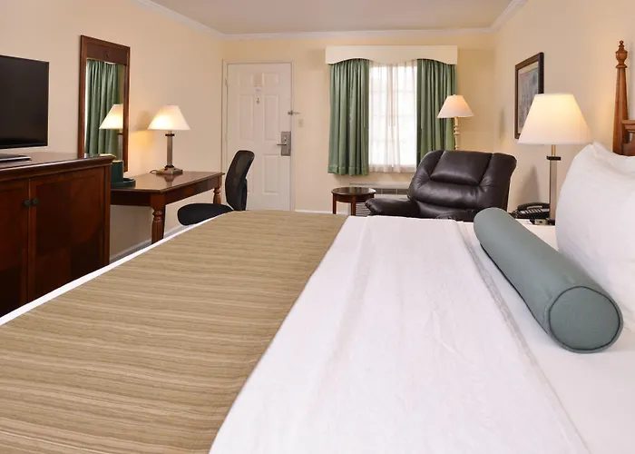 Best Western Plus Santee Inn