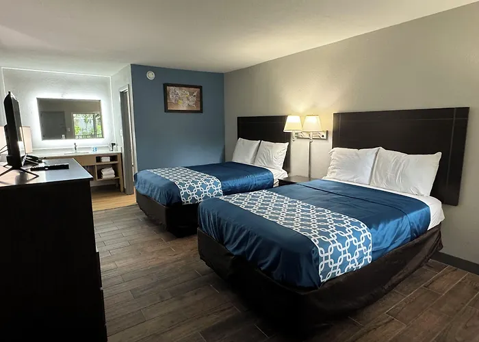 Econo Lodge University