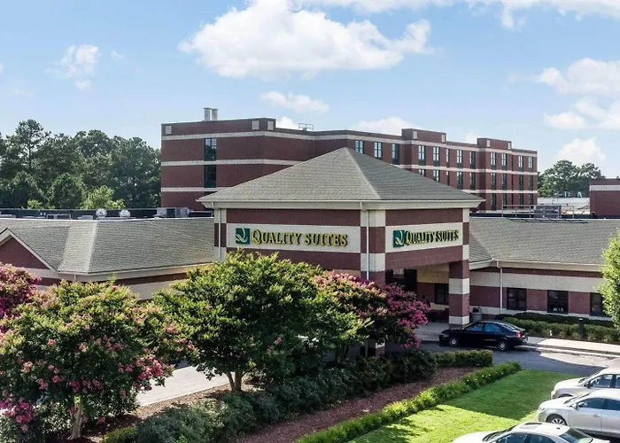 Quality Suites Lake Wright - Norfolk Airport