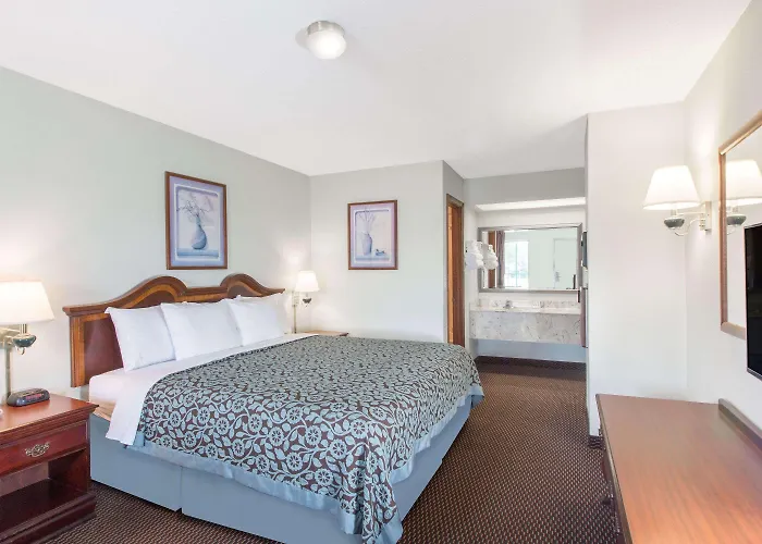 Days Inn By Wyndham West Point