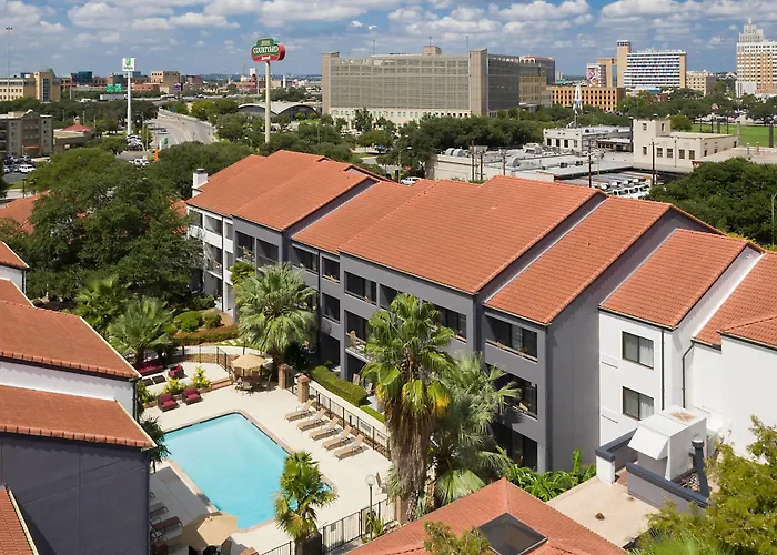 Courtyard By Marriott San Antonio Downtown