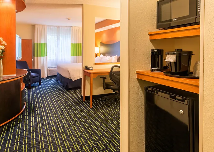 Fairfield Inn & Suites Canton