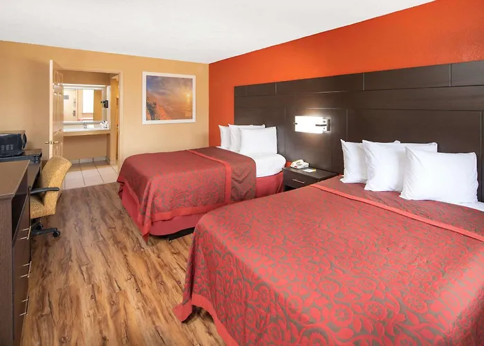 Days Inn By Wyndham Tupelo