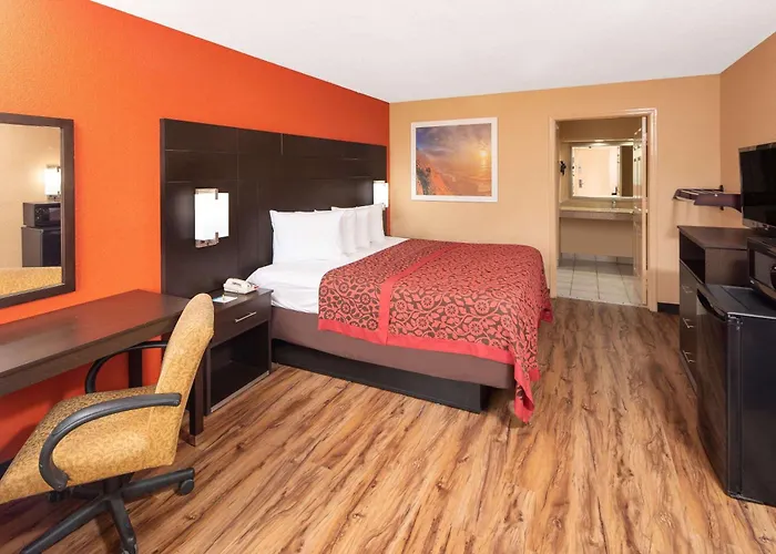 Days Inn By Wyndham Tupelo