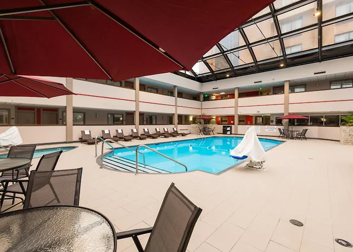 Holiday Inn Brookfield - Milwaukee By Ihg