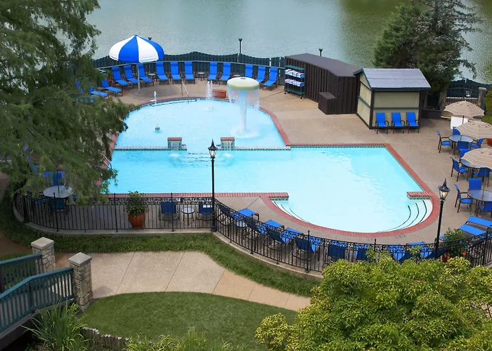 Sheraton Westport Lakeside Chalet