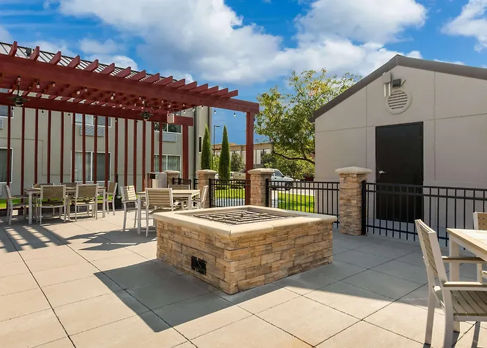 Country Inn & Suites By Radisson, Wichita East, Ks