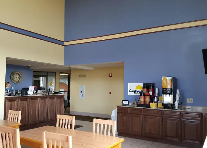 Days Inn By Wyndham Johnson Creek