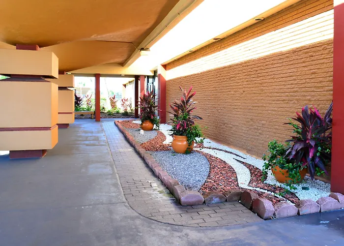 Quality Inn & Suites Gulf Breeze Bayside Near Pensacola Beach