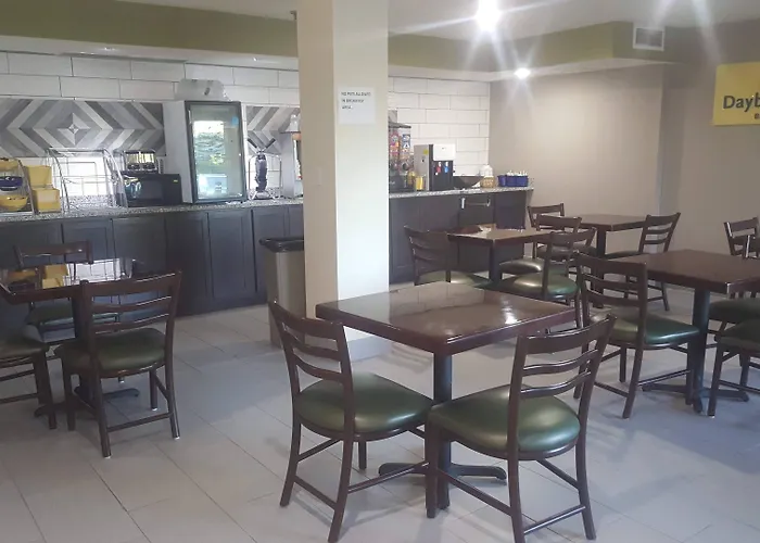 Days Inn By Wyndham West Des Moines - Clive