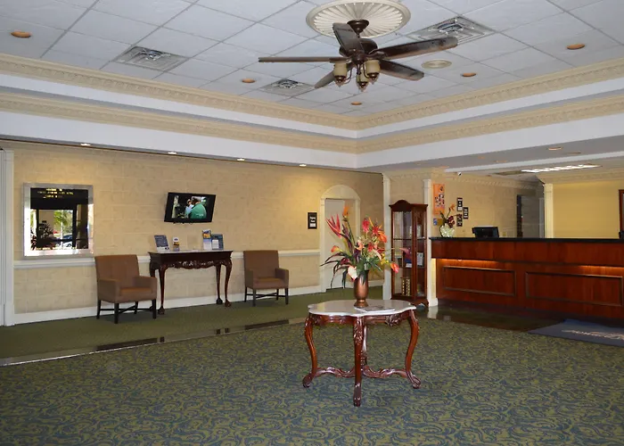 Opal Hotel & Suites (Adults Only)