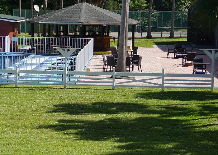 Island Hotel Of Space Coast