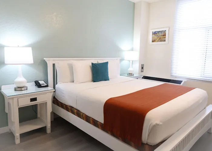 Hotel Carmel Santa Monica