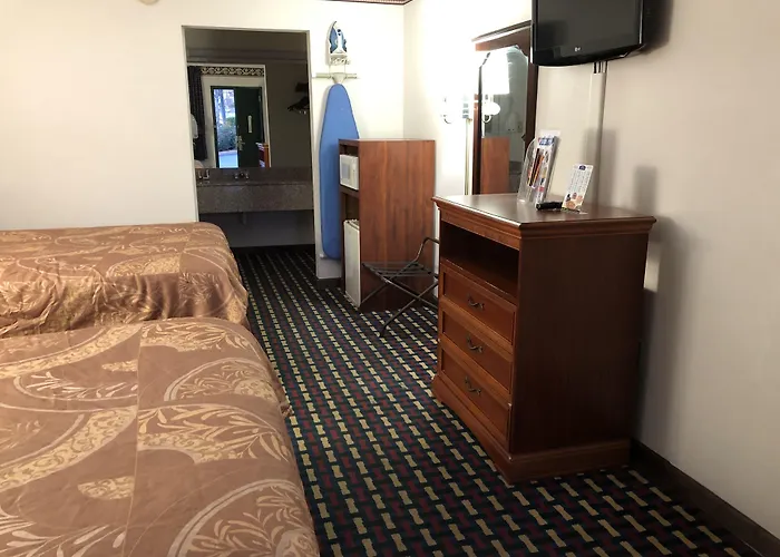 Howard Johnson By Wyndham Perry Ga