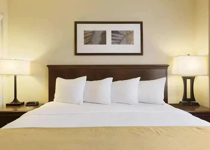 Country Inn & Suites By Radisson, Owatonna, Mn