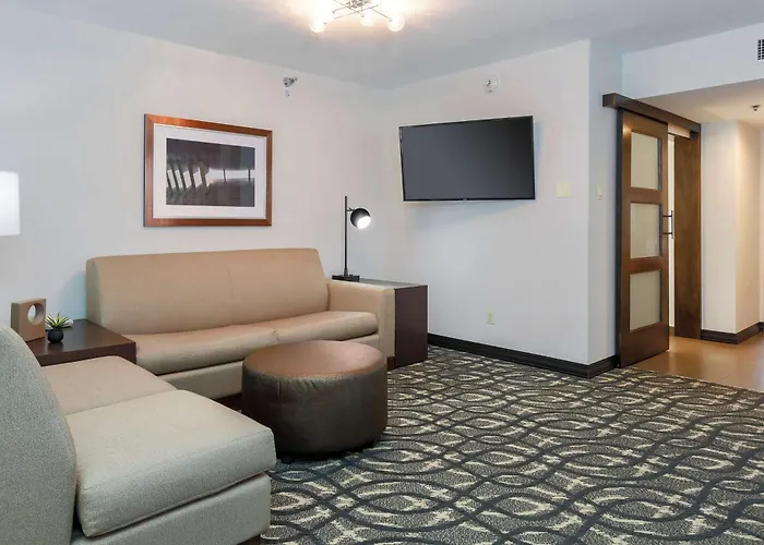 Embassy Suites By Hilton Dallas-Love Field