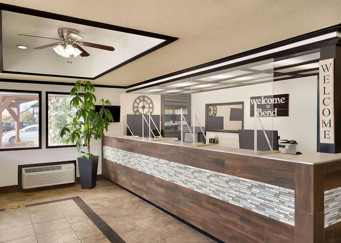 Days Inn By Wyndham Bend