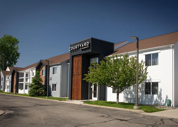 Courtyard By Marriott Lansing