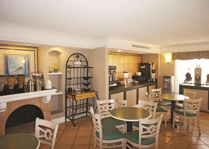 La Quinta Inn By Wyndham Kansas City Lenexa