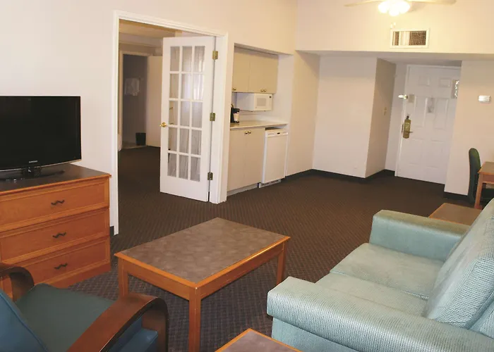 La Quinta Inn By Wyndham Kansas City Lenexa