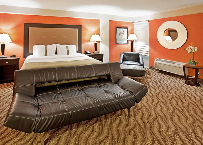 Holiday Inn At The Campus By Ihg