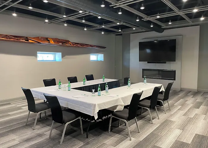 Holiday Inn At The Campus By Ihg
