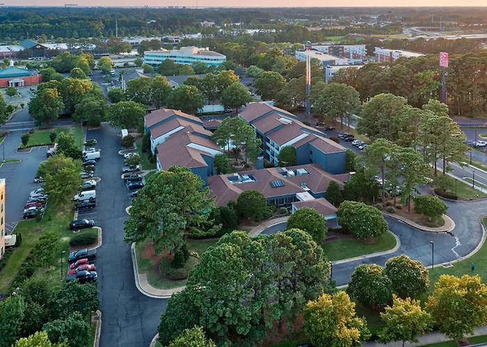 Country Inn & Suites By Radisson, Hampton Coliseum