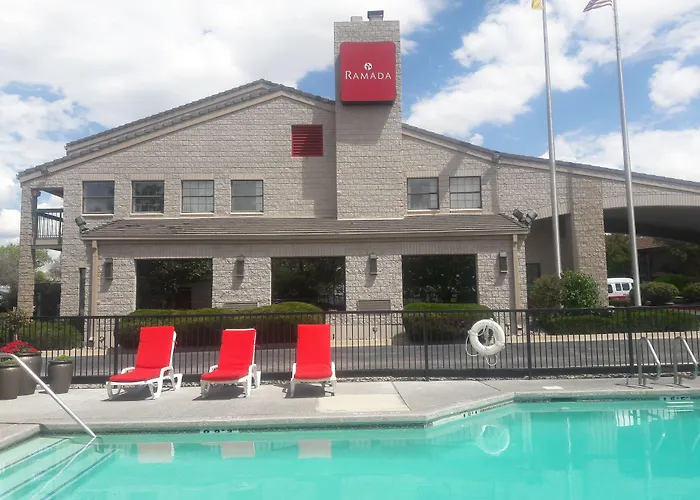 Hotel Ramada By Wyndham Albuquerque Airport
