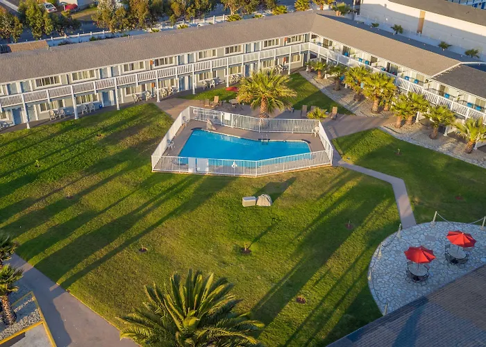 San Simeon Lodge