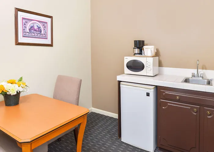 Svendsgaard'S Lodge- Americas Best Value Inn & Suites
