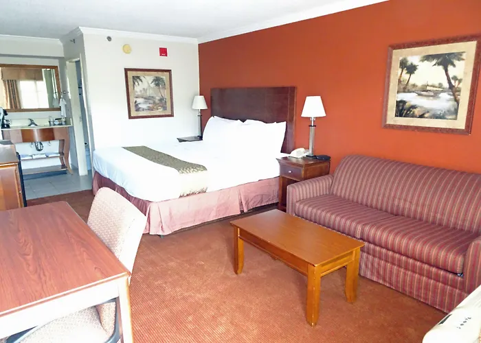 Home Town Inn & Suites
