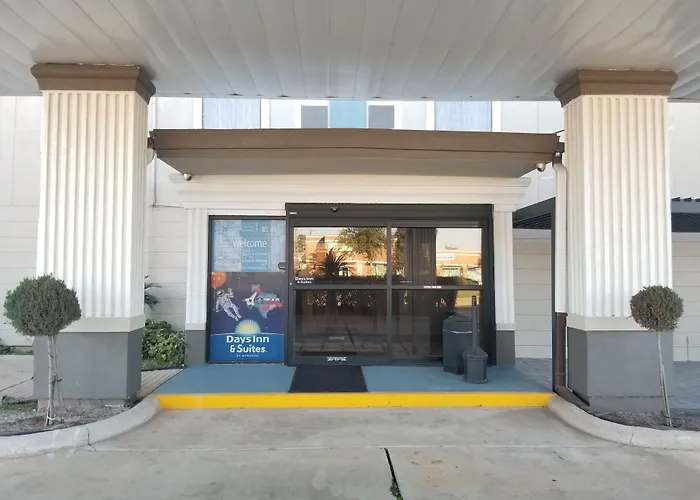 Days Inn & Suites By Wyndham Webster Nasa-Clearlake-Houston